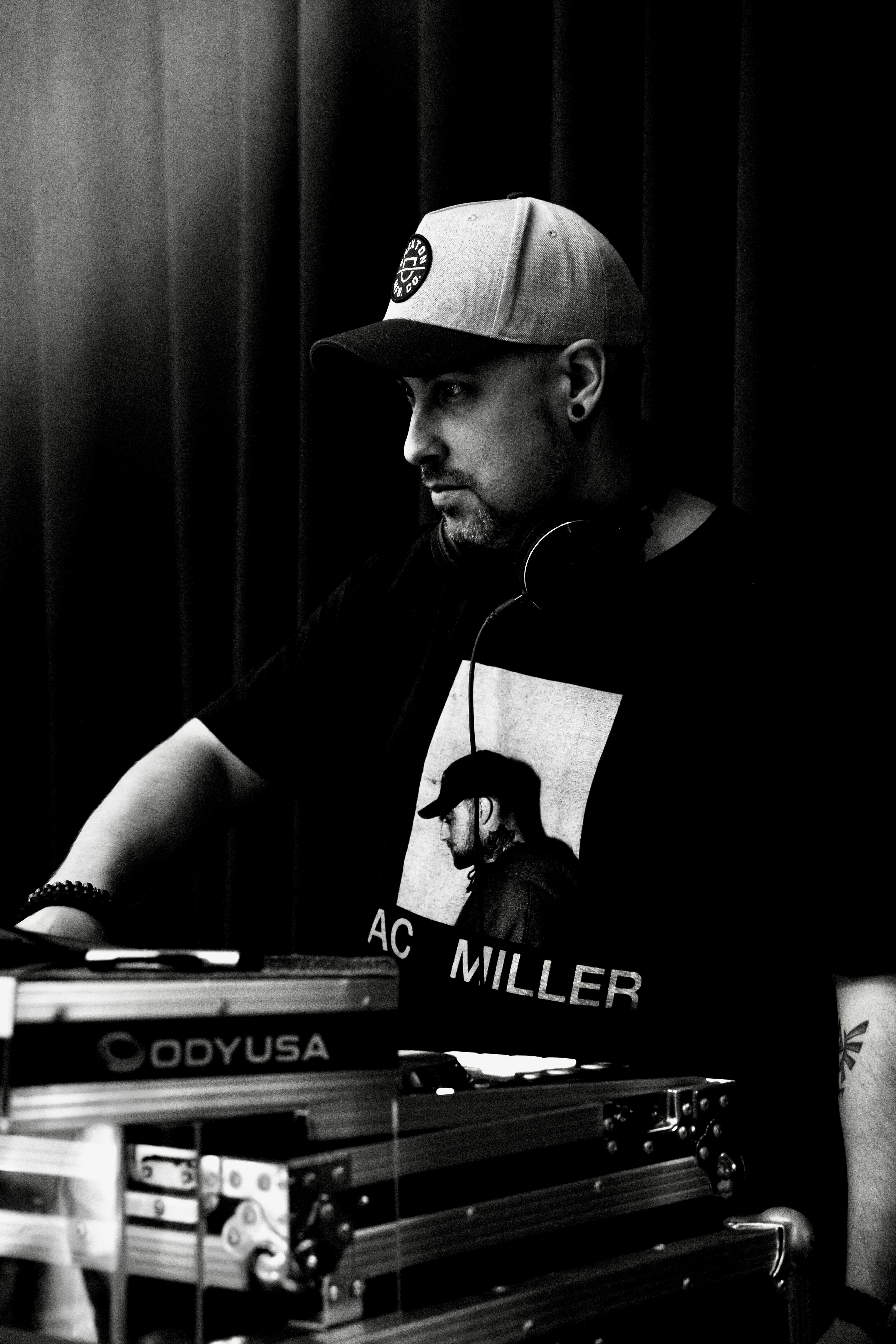 DJ XYZ